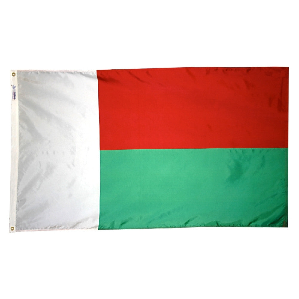 Madagascar Flag - ColorFastFlags | All the flags you'll ever need! 
