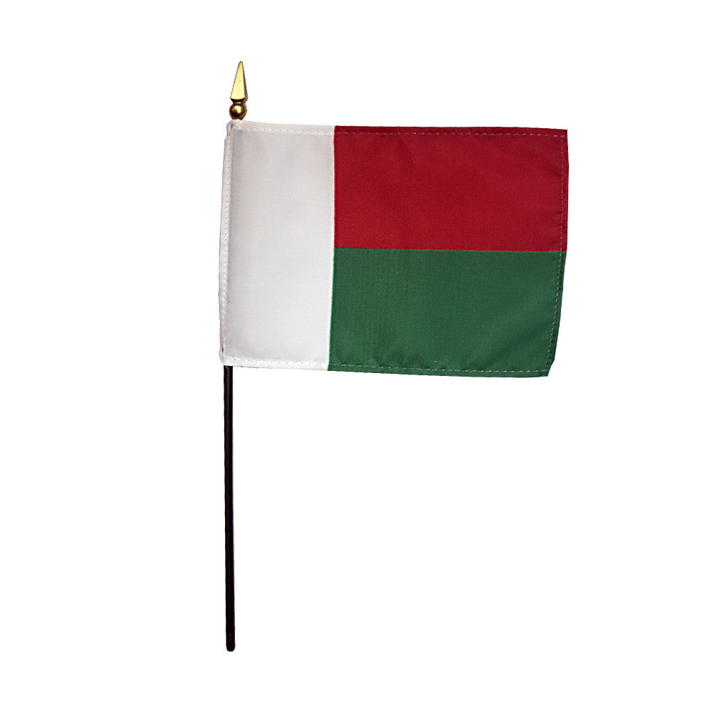 Miniature Madagascar Flag - ColorFastFlags | All the flags you'll ever need! 
